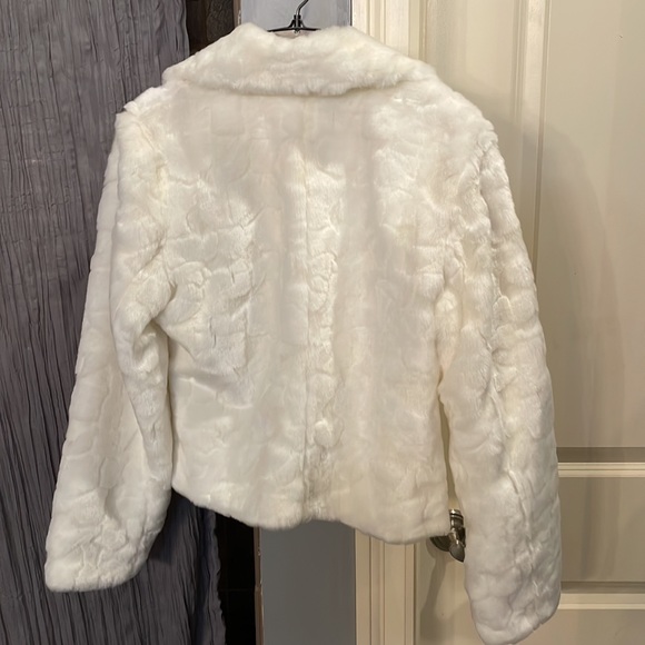 Never worn- Off white Faux fur jacket - Picture 2 of 2